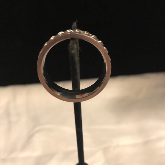 Very large mans ring - Picture 2 of 2